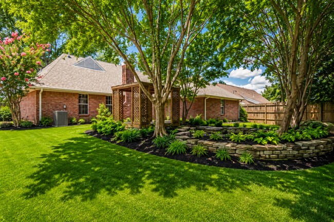 Building Photo - 5624 Annandale Dr