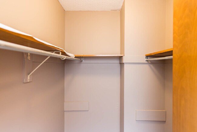 Building Photo - 5497 Archway Dr