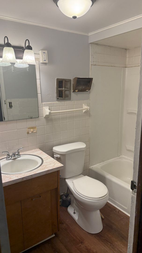 Building Photo - 479 B St