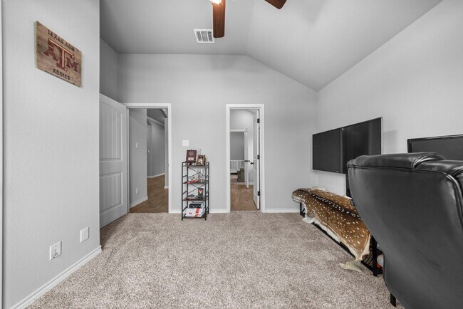 Building Photo - 2635 Settlers Oak Dr