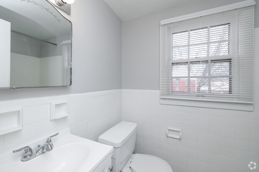 Rockaway - 2BR, 1BA - 1,200SF - Bathroom - Classic American