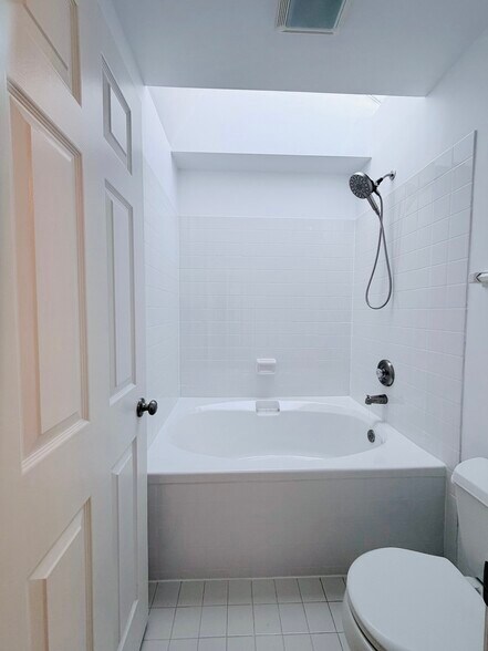 Building Photo - 94 Stevens Dr