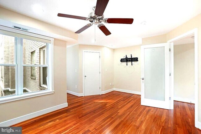 Building Photo - 610 Jefferson St NW