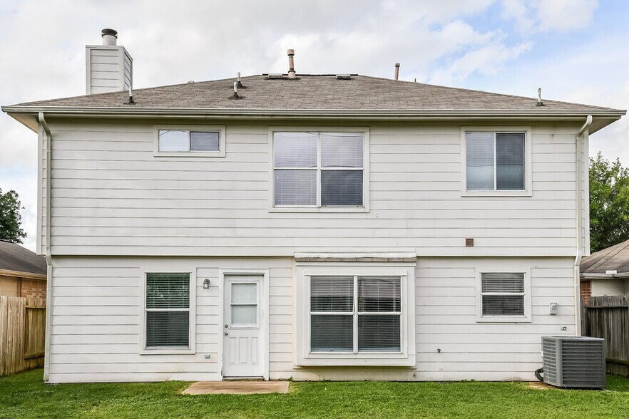 Building Photo - 20235 Sandwith Dr