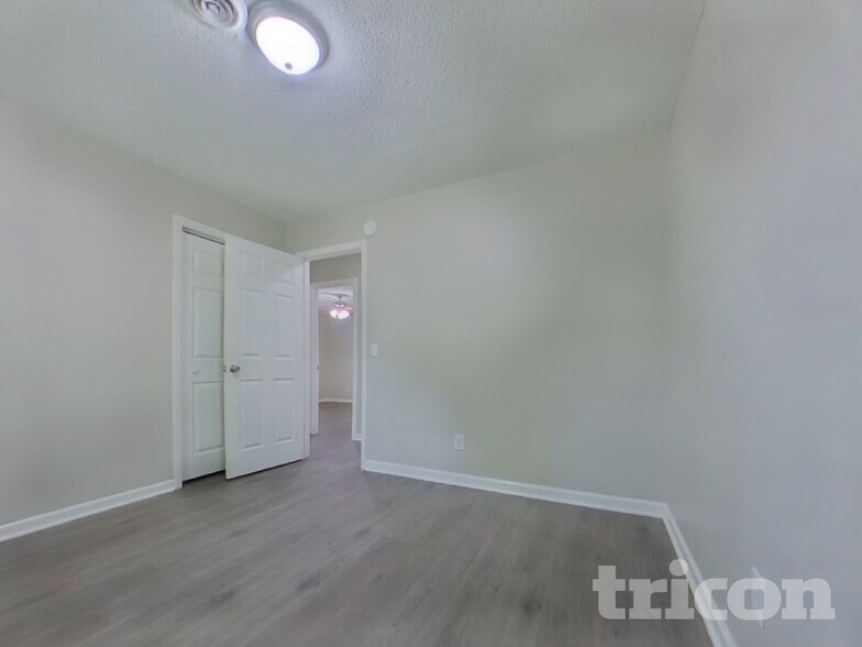 Building Photo - 2308 S Partridge Cir