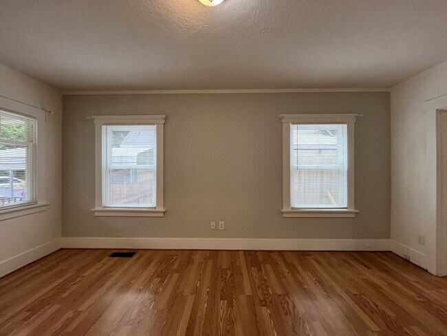 Building Photo - Bright and Open Home with Flexible Living Spaces and an Expansive Backyard