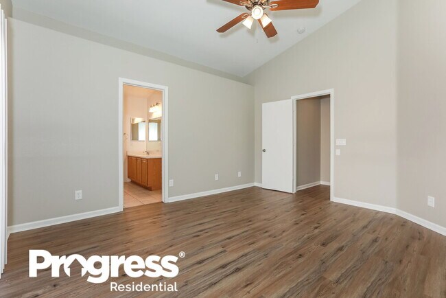 Building Photo - 10264 E Crescent Ave