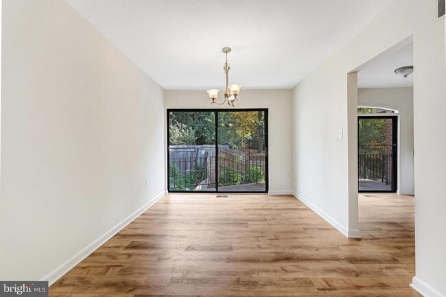 Building Photo - 4923 Casimir St