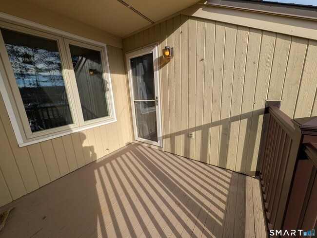 Building Photo - 17 Little Oak Ln