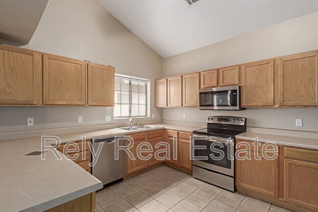 Building Photo - 2801 N Litchfield Rd