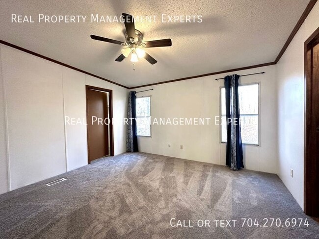 Building Photo - 5268 Montana Cir NW