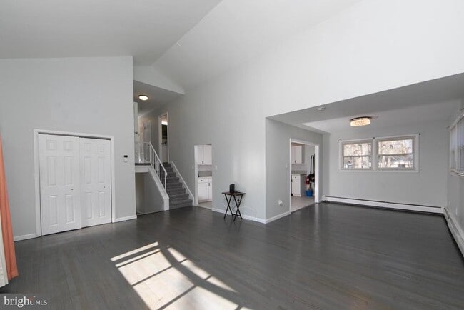 Building Photo - 332 Woodbine St