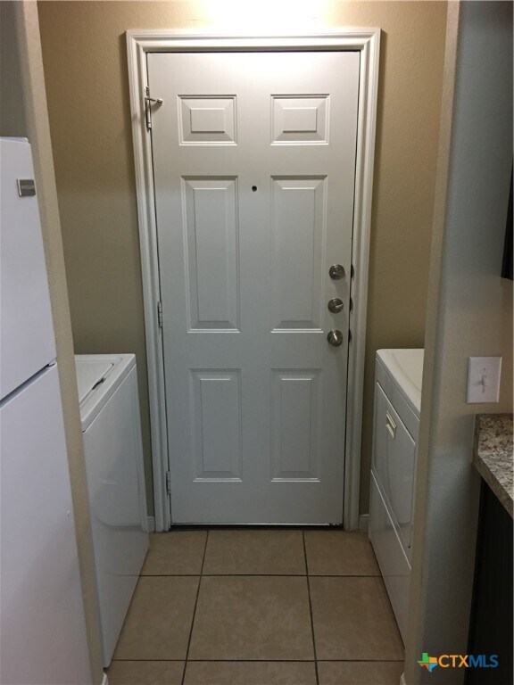 Building Photo - 1304 Cavalry Ln