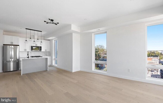 Building Photo - 30 Kennedy St NW