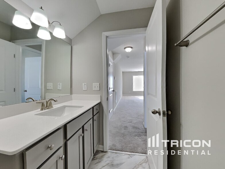 Building Photo - 65 Fish Whistle Ct