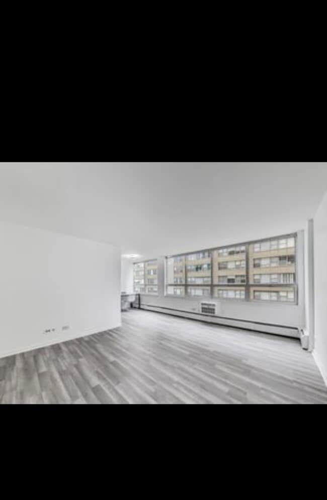 Building Photo - 6171 N Sheridan Rd