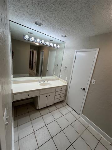 Building Photo - 415 Towne House Ln