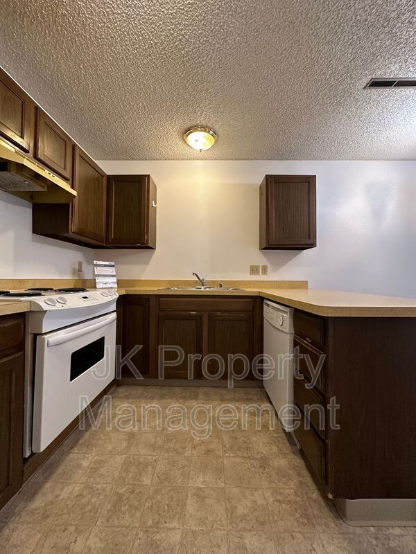 Building Photo - 3516 11th Ave S