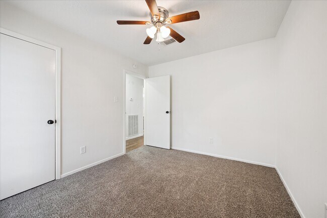 Building Photo - 8302 Bee Meadow Ln