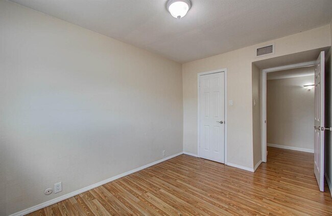 Building Photo - 8102 Amelia Rd