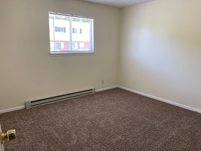 Building Photo - 1212 Chesterfield Ave