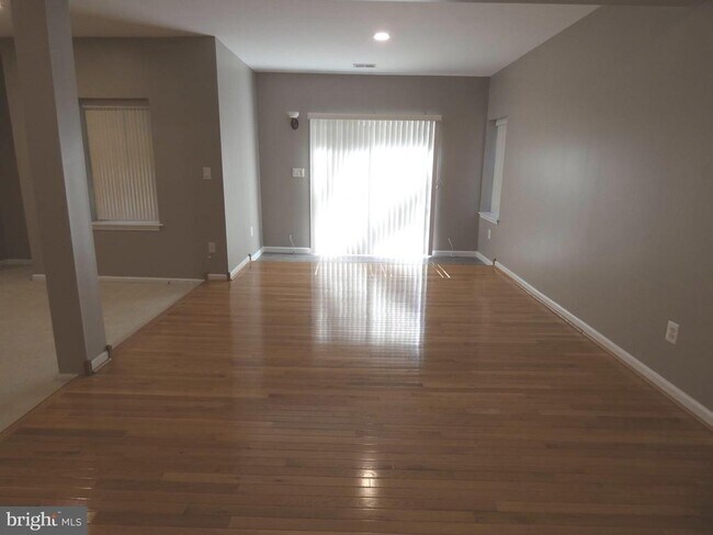 Building Photo - 6422 Lake Meadow Dr