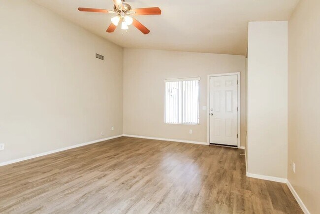 Building Photo - 2047 N 90th Ln