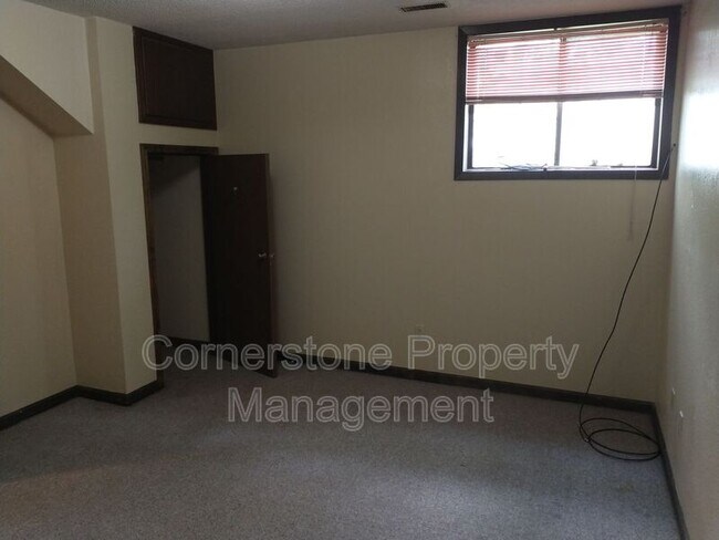 Building Photo - 601 4th St