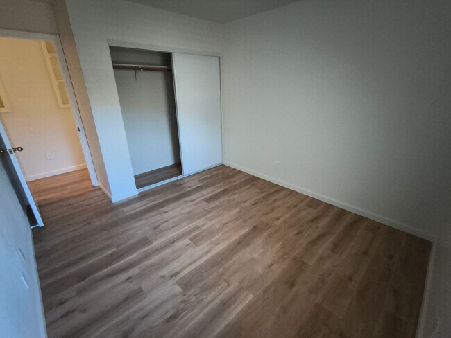 Building Photo - Brand New Flooring and FRESH Paint - SPACIOUS 3 BEDROOM HOUSE IN LIVERMORE!!!