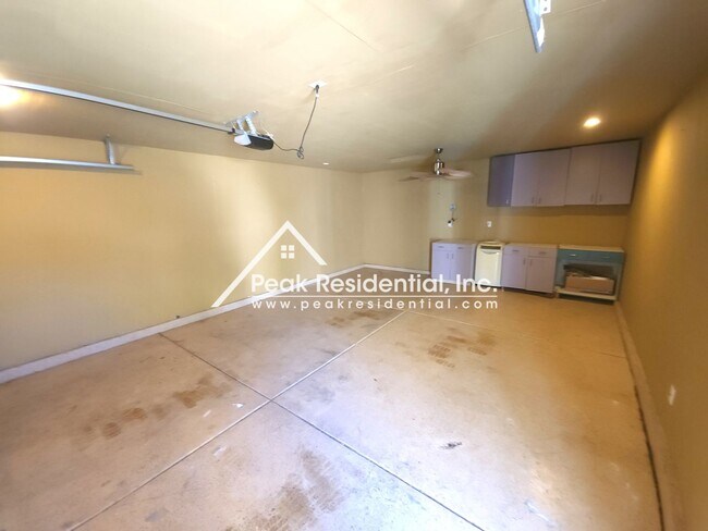Building Photo - 10172 Sheffield Oak Way