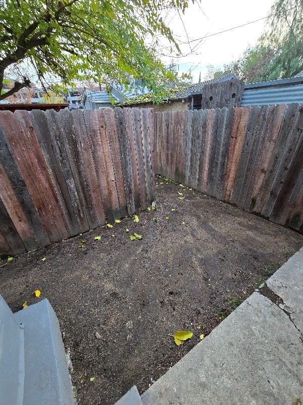 Building Photo - 1608 E Yale Ave