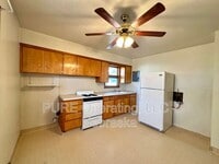 Building Photo - 2205 Lindyview Rd