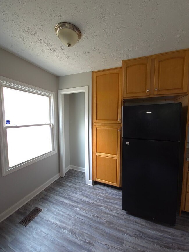 Building Photo - Two bedroom house in Churchill