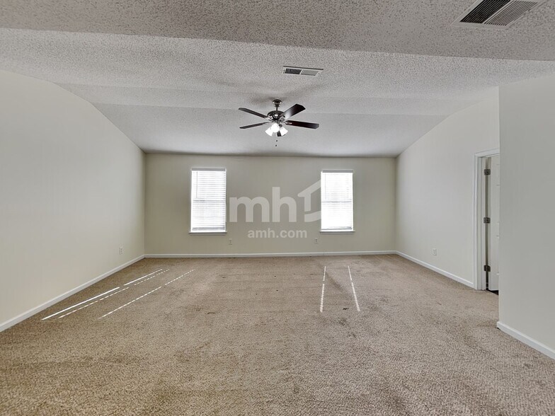 Building Photo - 3232 Spring Mesa Dr SW