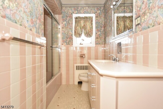 Building Photo - 411 10th St