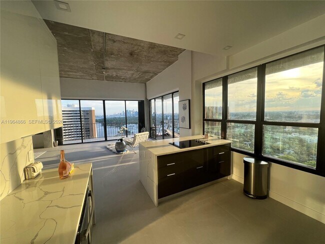 Building Photo - 780 NE 69th St