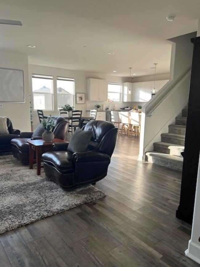 Building Photo - Beautiful 4Bed/3Bath home in San Luis Ranch