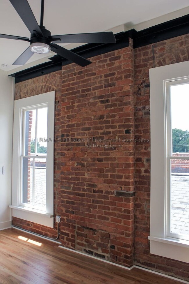 Building Photo - 6 Zebulon Street