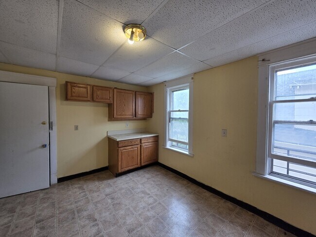 Building Photo - 439 Cambridge Ave