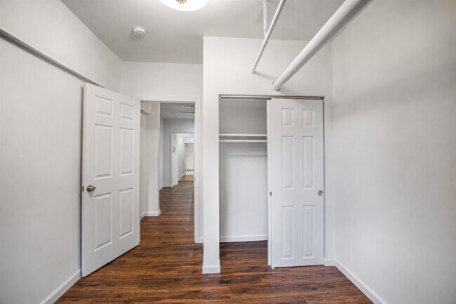 Building Photo - 7812 Hudson Ave