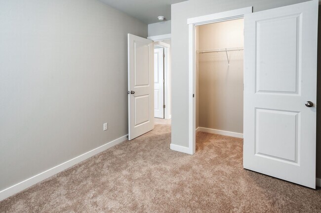 Building Photo - Newly Built 4bd 2.5ba in LSSD