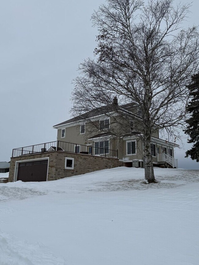 Building Photo - W3605 Stoney Brook Road