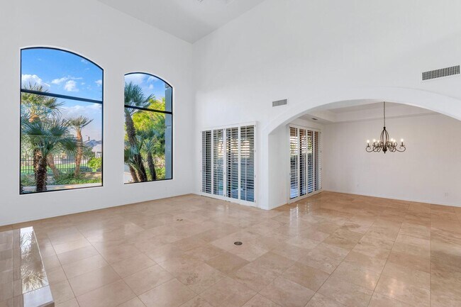 Building Photo - 7878 E Gainey Ranch Rd