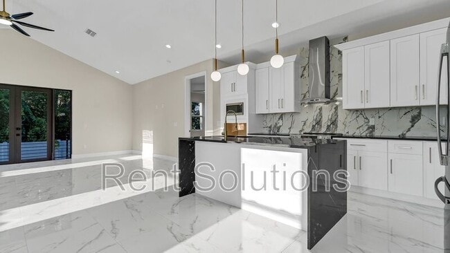 Building Photo - 2839 60th Ave N