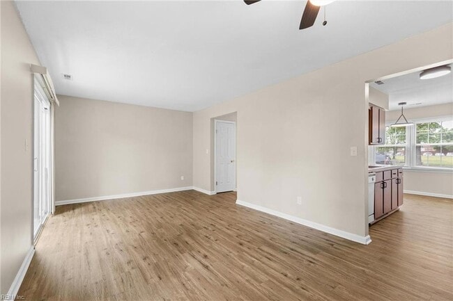 Building Photo - 2008 Fawnwood Common