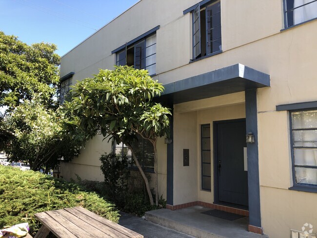 Building Photo - 298 Fairmount Ave
