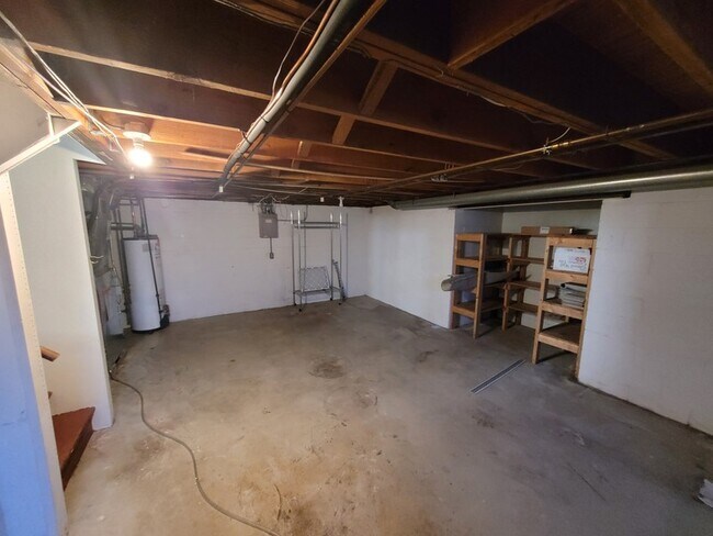 Building Photo - 8233 Imperial Dr