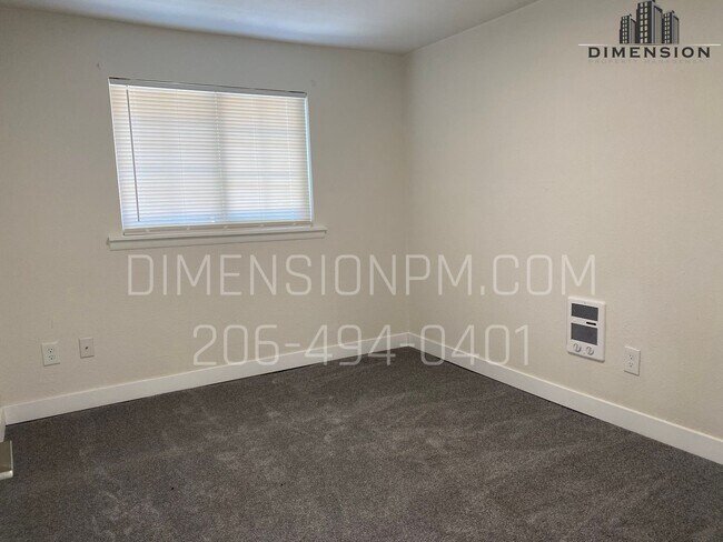 Building Photo - 1310 Poindexter Ave W