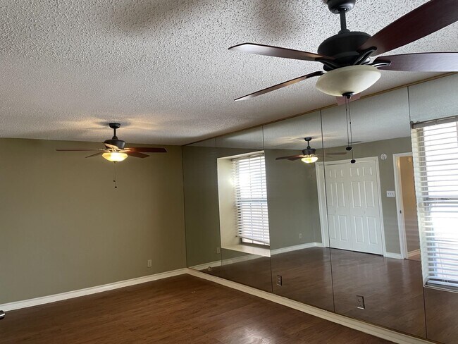 Building Photo - 101 Martingale