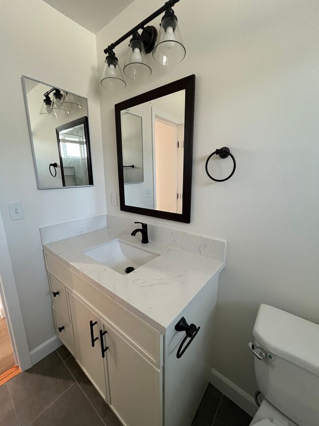 Building Photo - For Rent – Newly Remodeled 3 Bed / 2 Bath ...